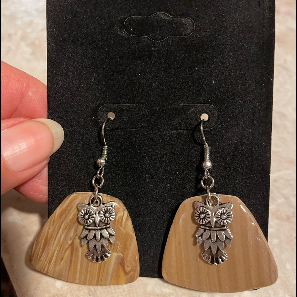 Faux wood grain owl earrings